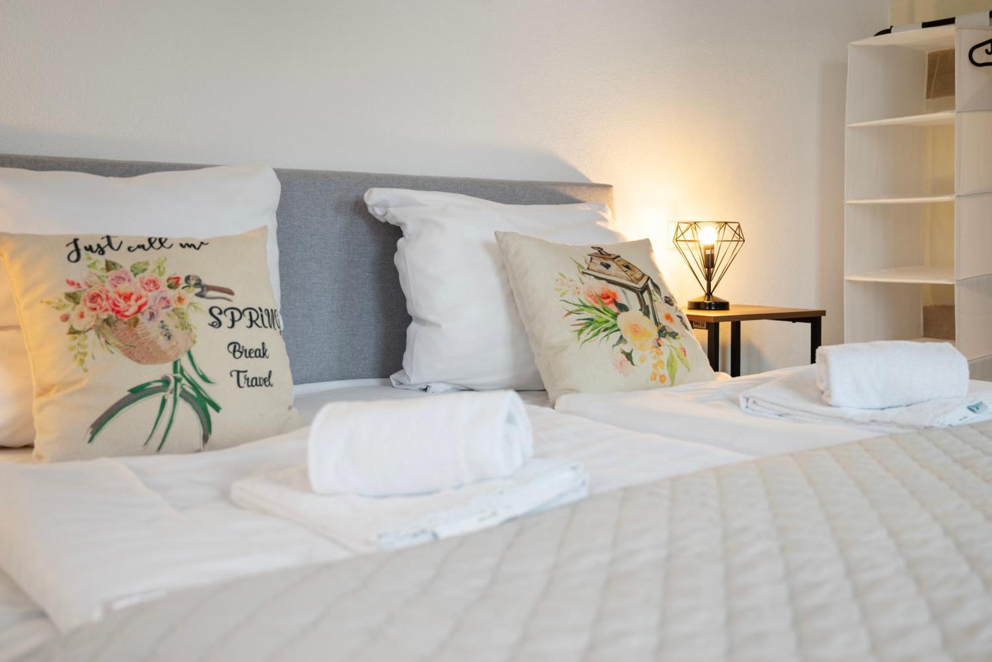 Backhome - Business&Family - Fantastische Schlosslage, Smarttv, Waschtrockner, Netflix, 50Qm, 24H Checkin - Apartment 3 Людвігсбург Екстер'єр фото
